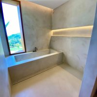 Salle de bain en béton ciré.