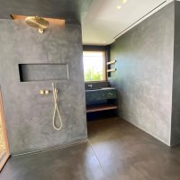 Salle de bain en béton ciré.
