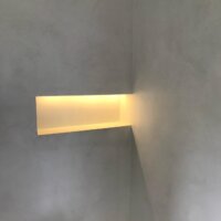 Niche éclairée en béton ciré