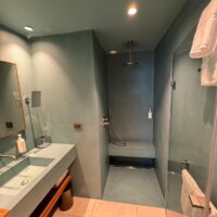 Salle de bain en béton ciré